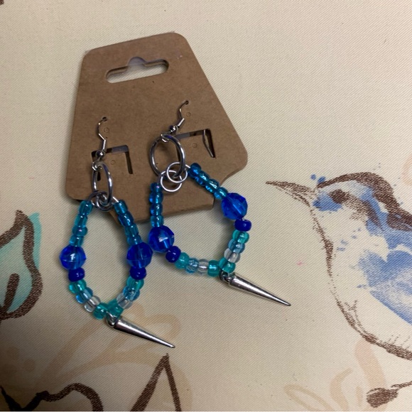 💜 VTG Handmade Turquoise and Blue Beaded Earrings - Picture 6 of 6